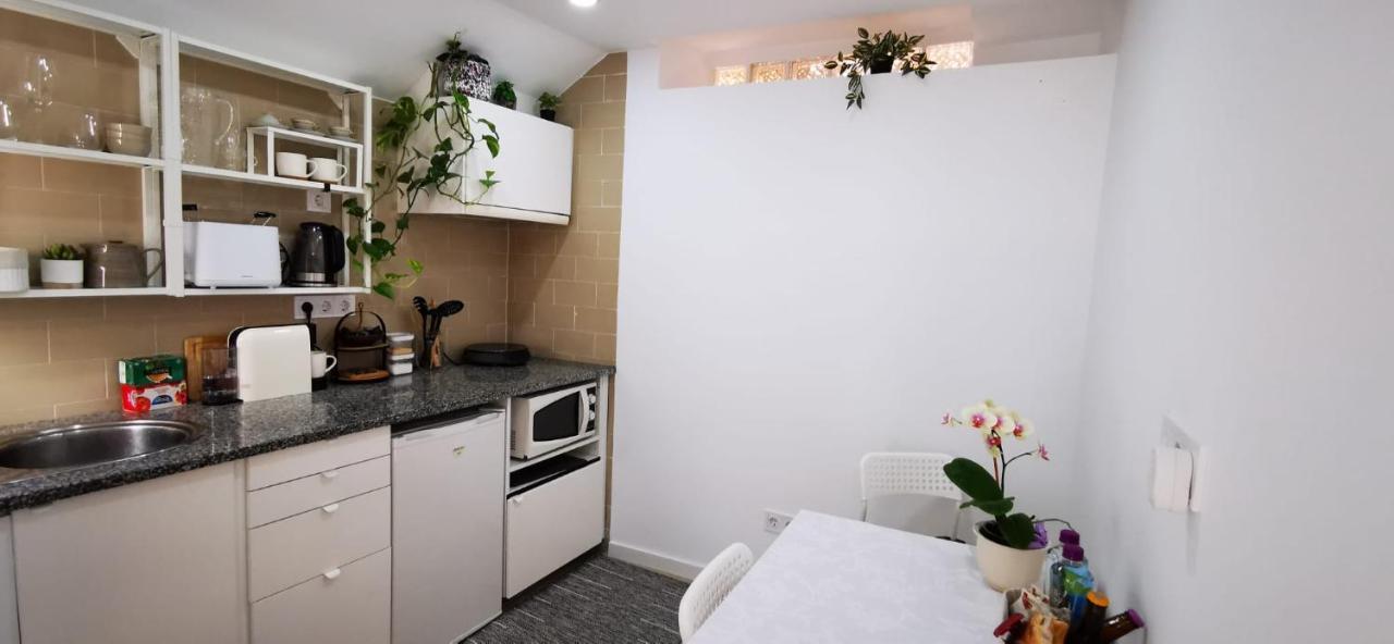 코호이우스 Quarto Duplo Com Kitchenette, Wc E Patio Privativo 아파트 외부 사진