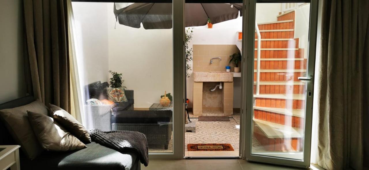 코호이우스 Quarto Duplo Com Kitchenette, Wc E Patio Privativo 아파트 외부 사진