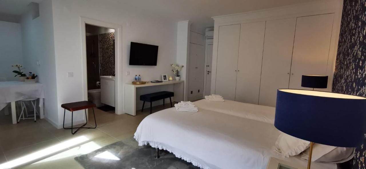 코호이우스 Quarto Duplo Com Kitchenette, Wc E Patio Privativo 아파트 외부 사진