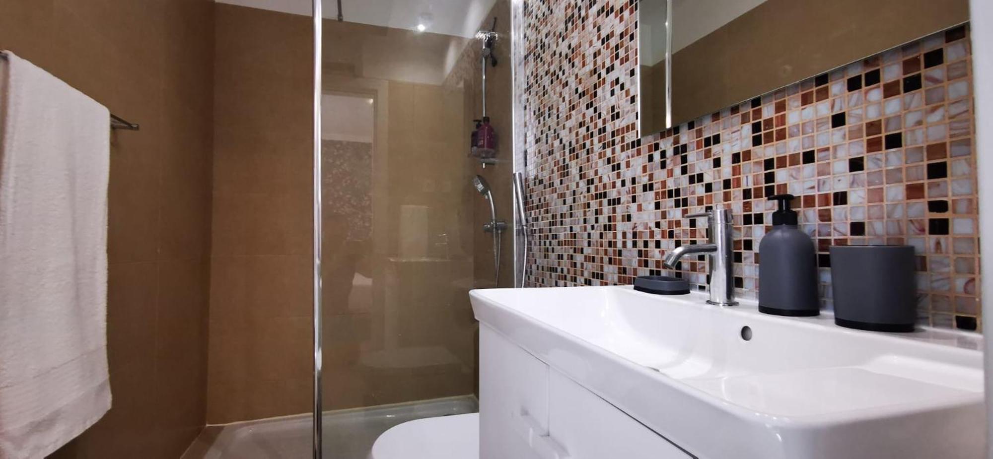 코호이우스 Quarto Duplo Com Kitchenette, Wc E Patio Privativo 아파트 외부 사진